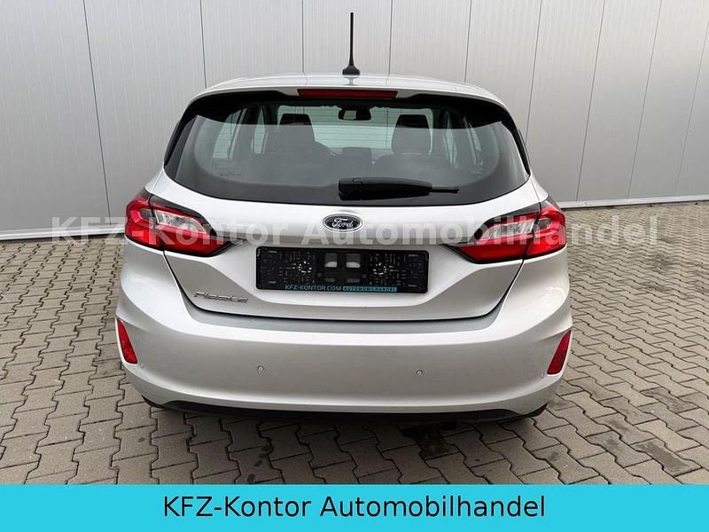 Gebraucht Ford Fiesta 101 PS (74 kW) 2022 Polarsilber metallic Kleinwagen