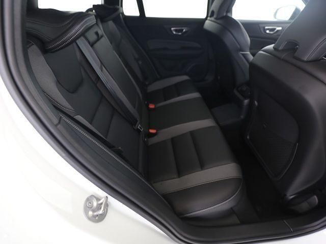 Gebraucht Volvo V60 Plus 253 PS (186 kW) 2025 Crystal white pearl Kombi