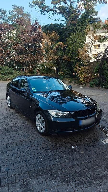 Second-hand BMW 318 143 CP (105 kW) 2008 Negru Berlinǎ