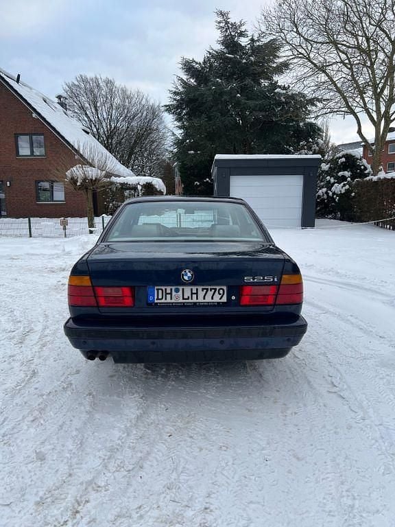 Gebraucht BMW 525 261 PS (191 kW) 1990 Blau Limousine