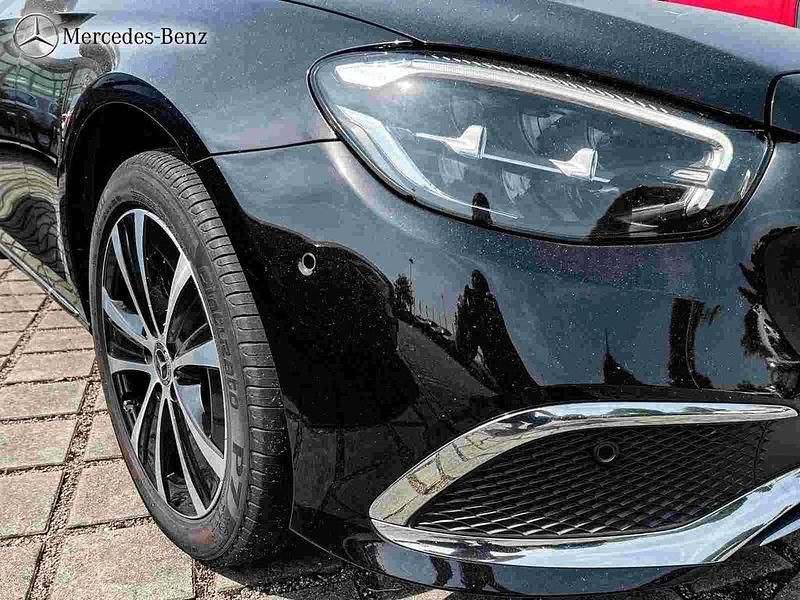 Gebraucht Mercedes E220 Exclusive 200 PS (147 kW) 2022 Metalliclack obsidianschwarz Limousine