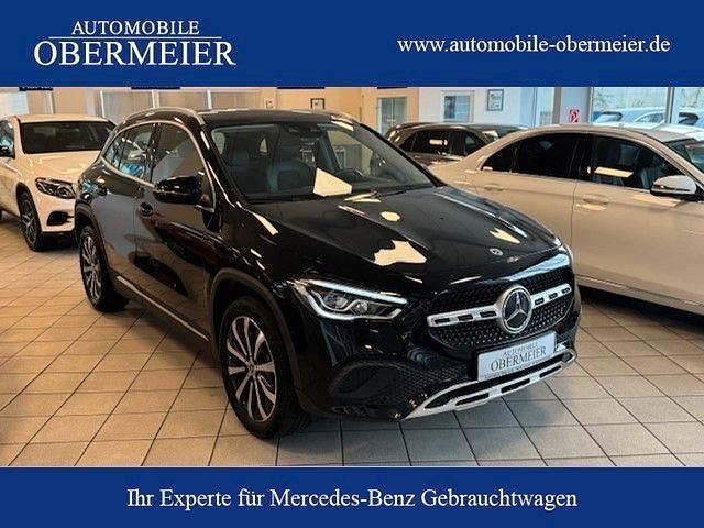 Schwarz (kosmosschwarz) Gebraucht 2020 Mercedes GLA200 SUV | 30.950 € (Etwas zu teuer) - Bild 1/4
