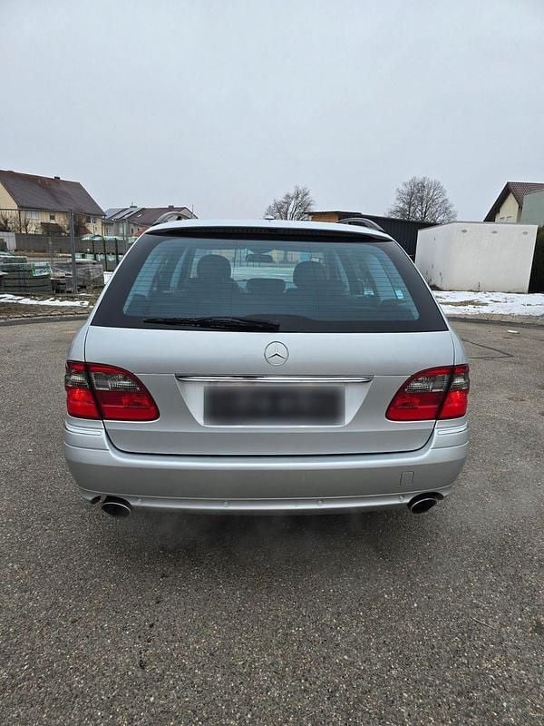 Gebraucht Mercedes E320 Avantgarde 224 PS (164 kW) 2007 Silber Kombi