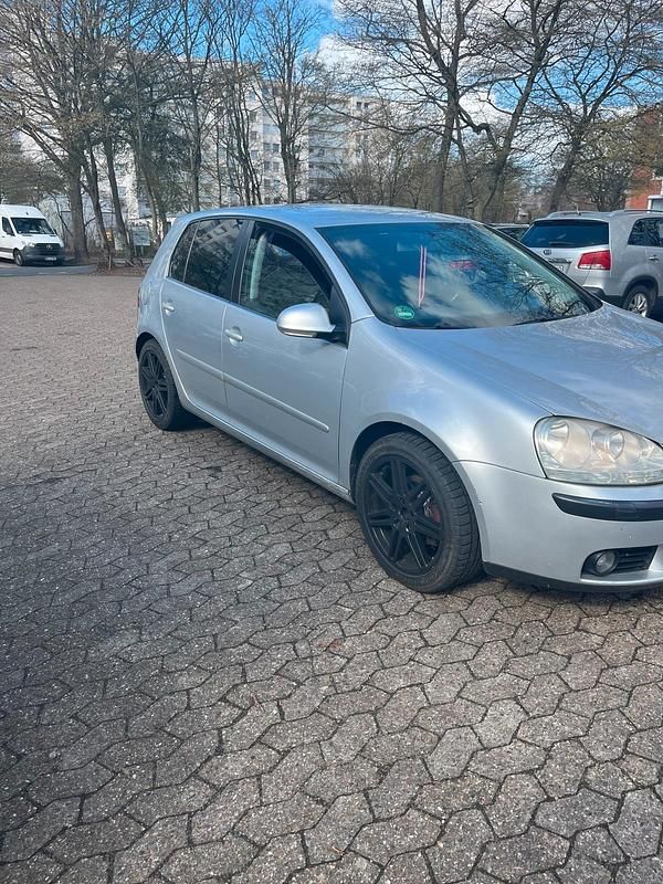 Gebraucht VW Golf V 140 PS (102 kW) 2004 Silber Kleinwagen