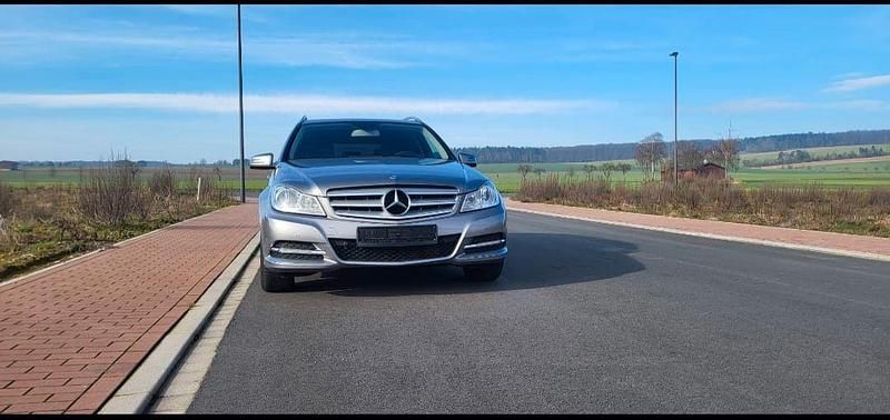 Silber Gebraucht 2012 Mercedes 200 Kombi | 12.500 € (Teuer) - Bild 1/4