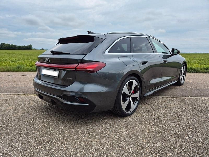 Gebraucht Audi A5 S-Line 204 PS (150 kW) 2024 Grau Coupé