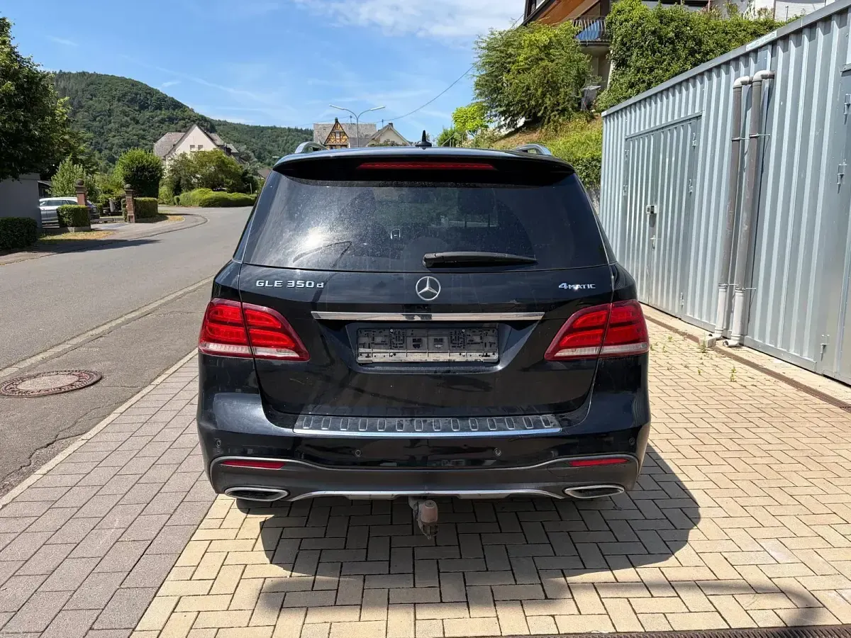 Gebraucht Mercedes GLE350 AMG line 258 PS (189 kW) 2017 Schwarz SUV