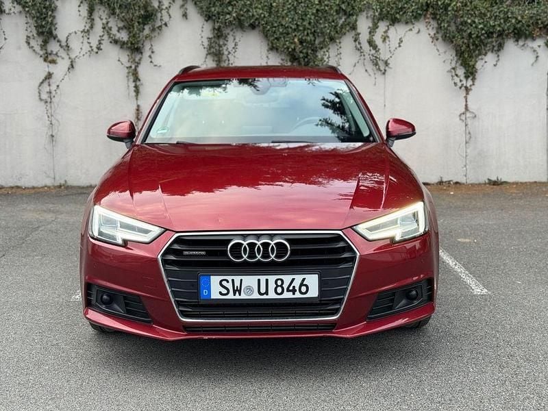 Second-hand Audi A4 Ambiente 231 CP (169 kW) 2019 Roșu Berlinǎ