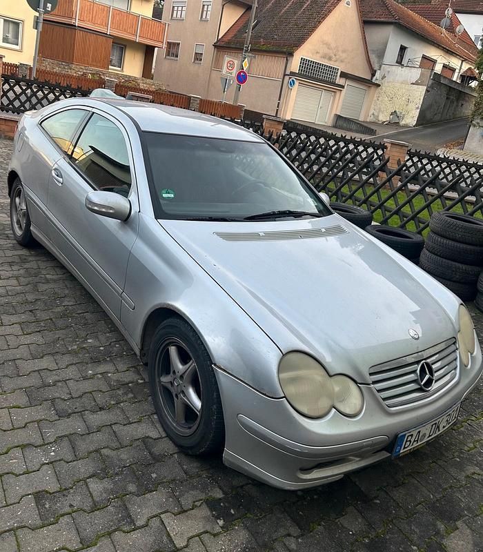 Gebraucht Mercedes C200 180 PS (132 kW) 2003 Silber Coupé
