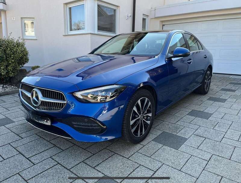 Blau Gebraucht 2023 Mercedes C300e Limousine | 37.990 € (Superpreis) - Bild 1/4