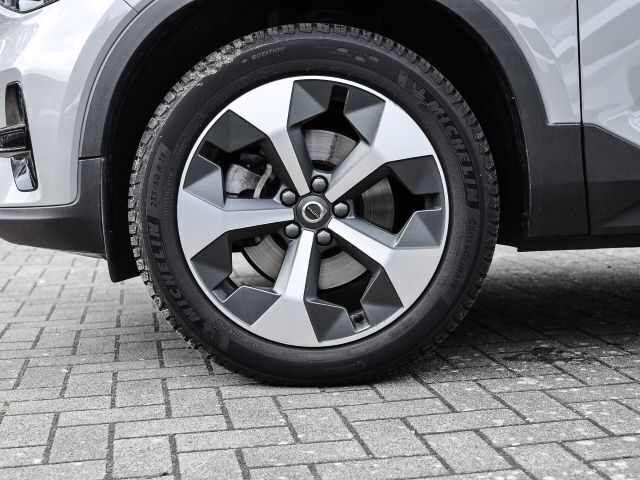 Gebraucht Volvo XC40 Plus 163 PS (119 kW) 2023 Vapour grey / metallic SUV