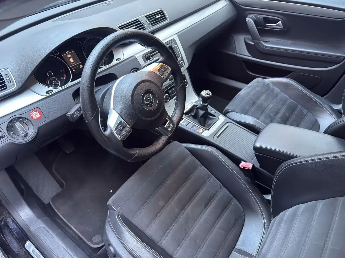 Gebraucht VW Passat 160 PS (117 kW) 2011 Schwarz Coupé