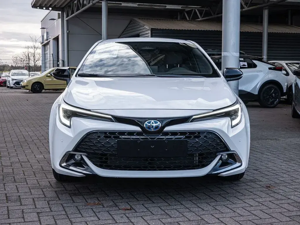 Neu Toyota Corolla Business Edition 140 PS (102 kW) 2025 Weiß Limousine