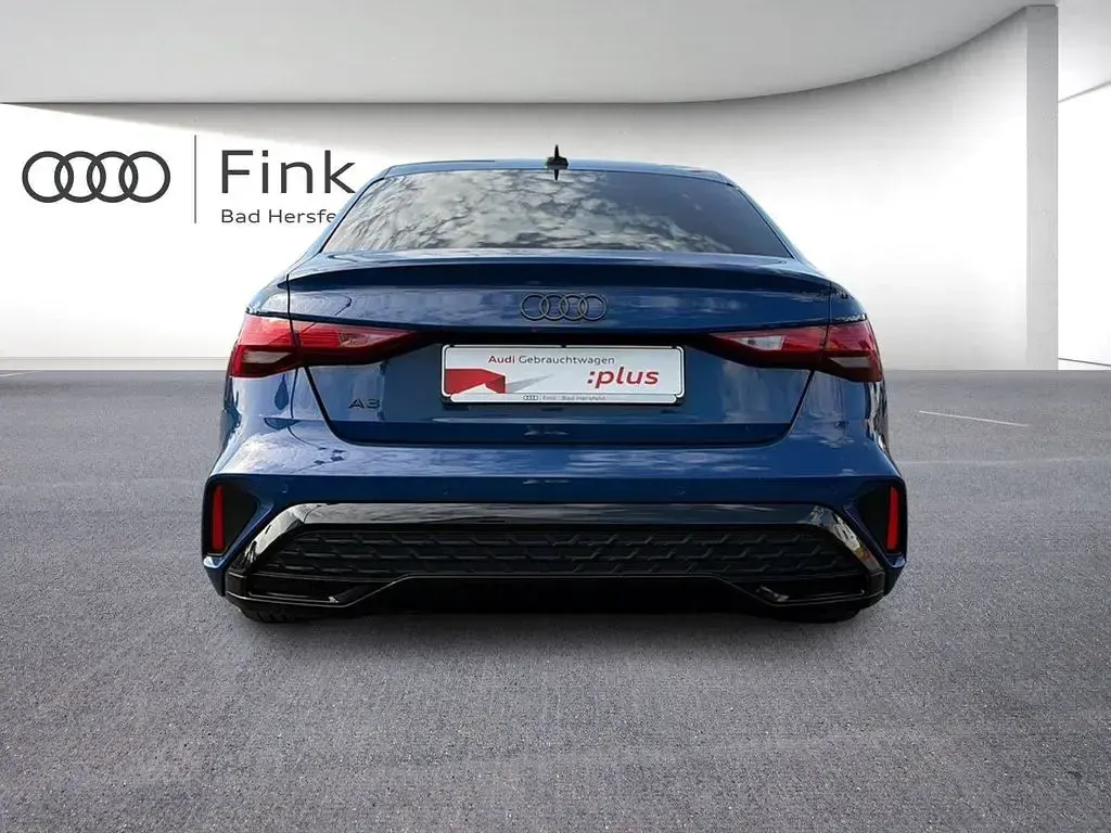 Gebraucht Audi A3 S-Line 150 PS (110 kW) 2025 Ascariblau metallic Limousine