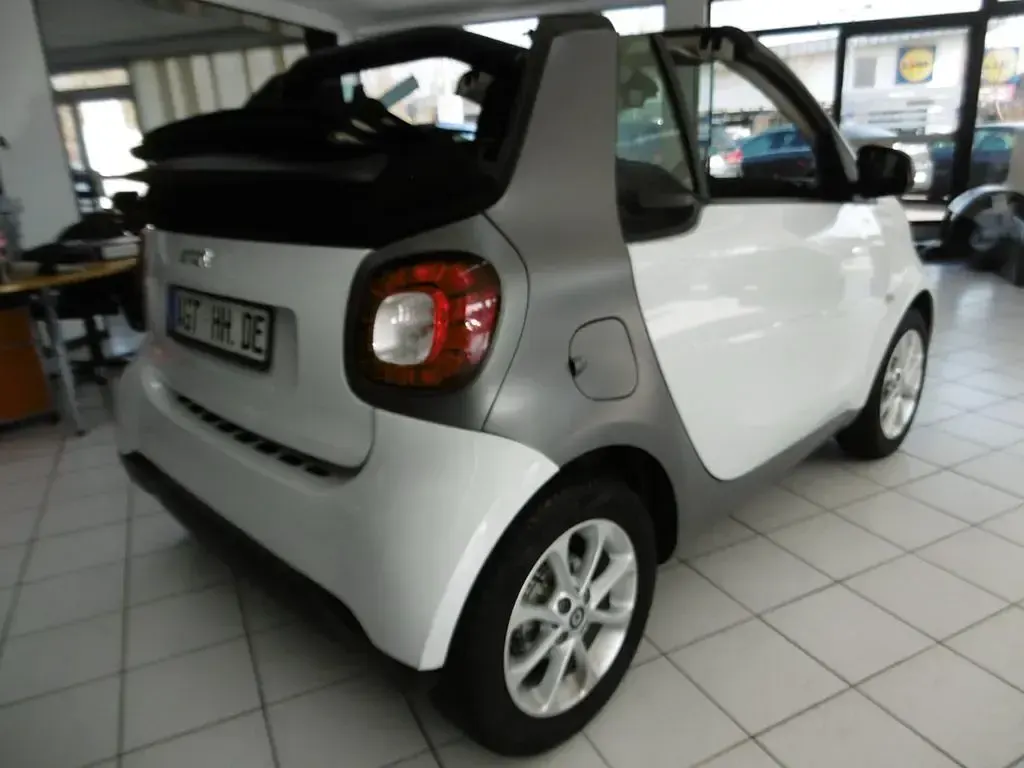 Używany Smart ForTwo Cabrio 71 KM (52 kW) 2016 Biały Kabriolet