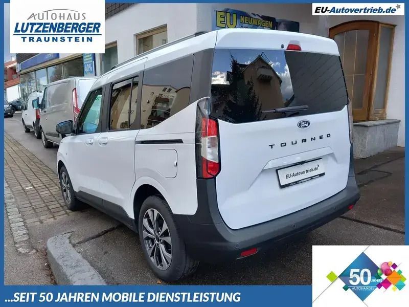 Weiß, frostweiß (pn3gz0) Neu 2024 Ford Tourneo Courier Titanium Van / Kleinbus | 25.389 € (Superpreis) - Bild 1/4