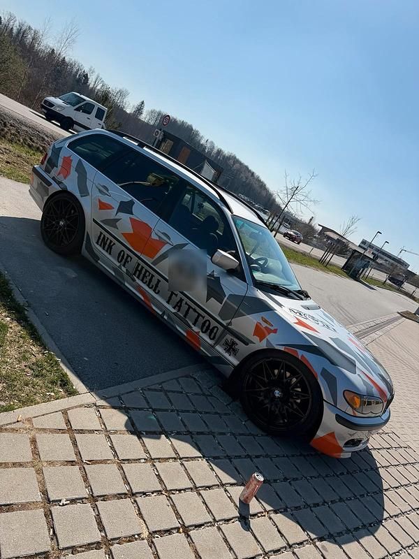 Gebraucht BMW 330 184 PS (135 kW) 2002 Silber Kombi