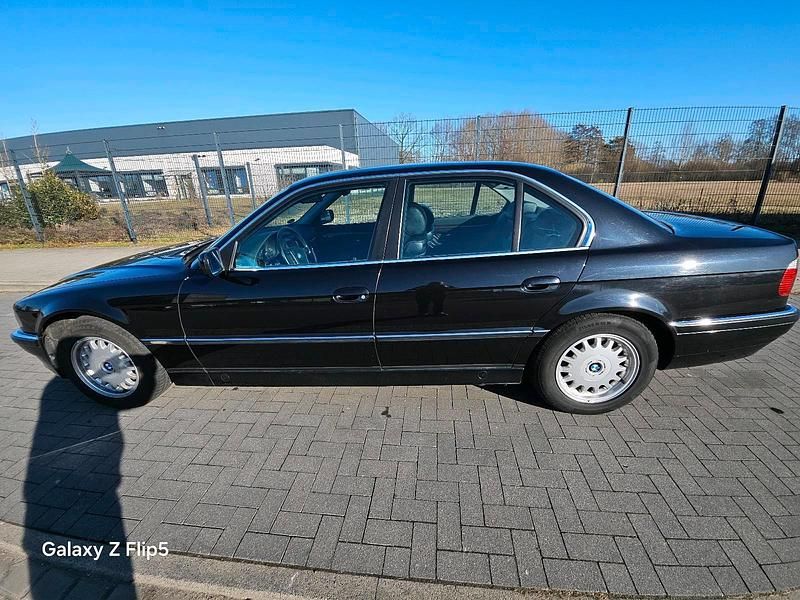 Gebraucht BMW 730 218 PS (160 kW) 1995 Schwarz Limousine