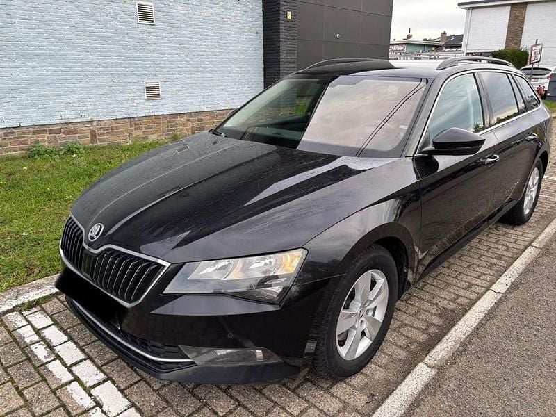 Gebraucht Skoda Superb Ambition 150 PS (110 kW) 2019 Schwarz Kombi