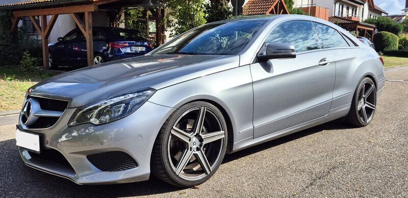 Silber Gebraucht 2014 Mercedes E200 Sport Coupé | 18.500 € (Fairer Preis) - Bild 1/4