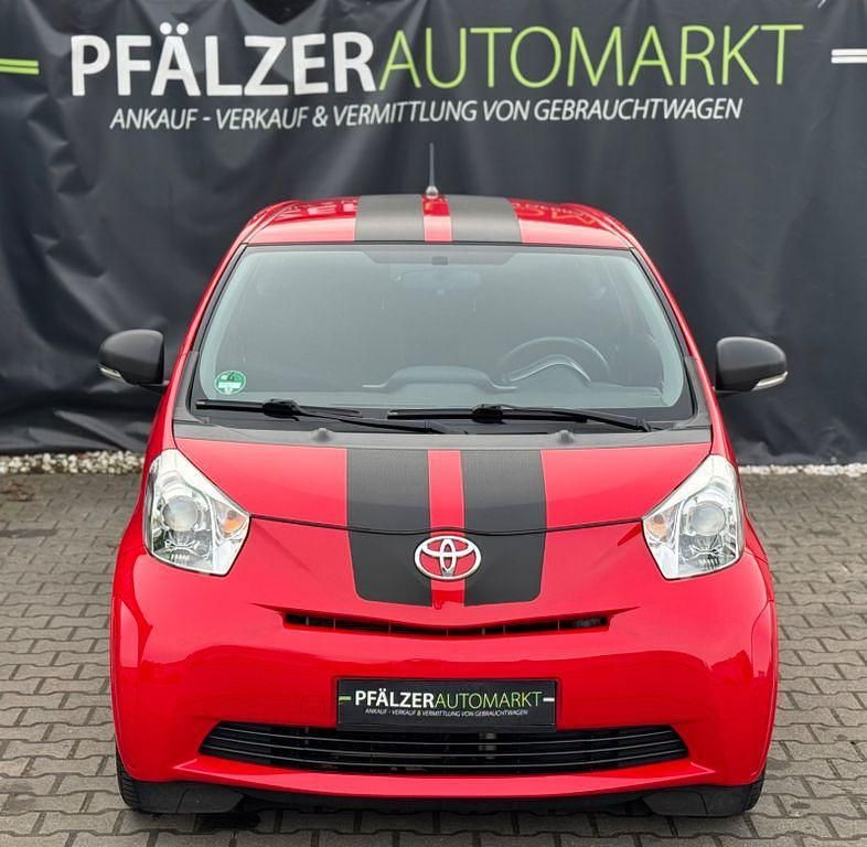 Gebraucht Toyota iQ 68 PS (50 kW) 2009 Rot Kleinwagen