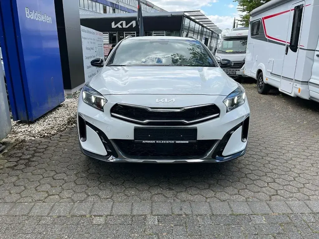 Neu Kia XCeed GT-Line 150 PS (110 kW) 2026 Deluxe weiss SUV