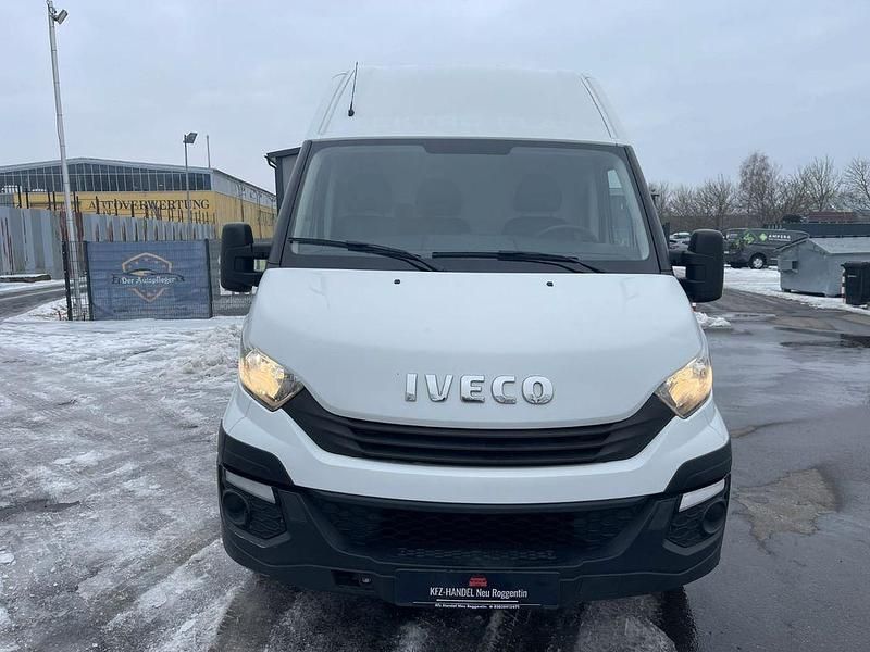 Gebraucht Iveco Daily 116 PS (85 kW) 2017 Weiß Van / Kleinbus