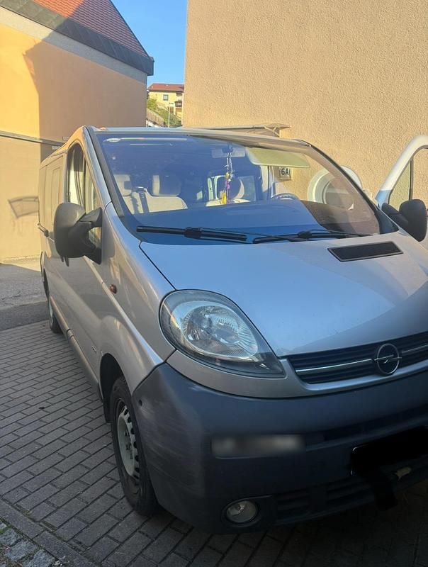 Gebraucht Opel Vivaro 102 PS (75 kW) 2001 Silber Van / Kleinbus