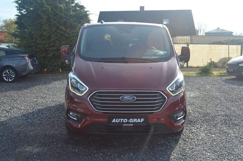 Gebraucht Ford Tourneo Titanium 131 PS (96 kW) 2020 Rot Van / Kleinbus