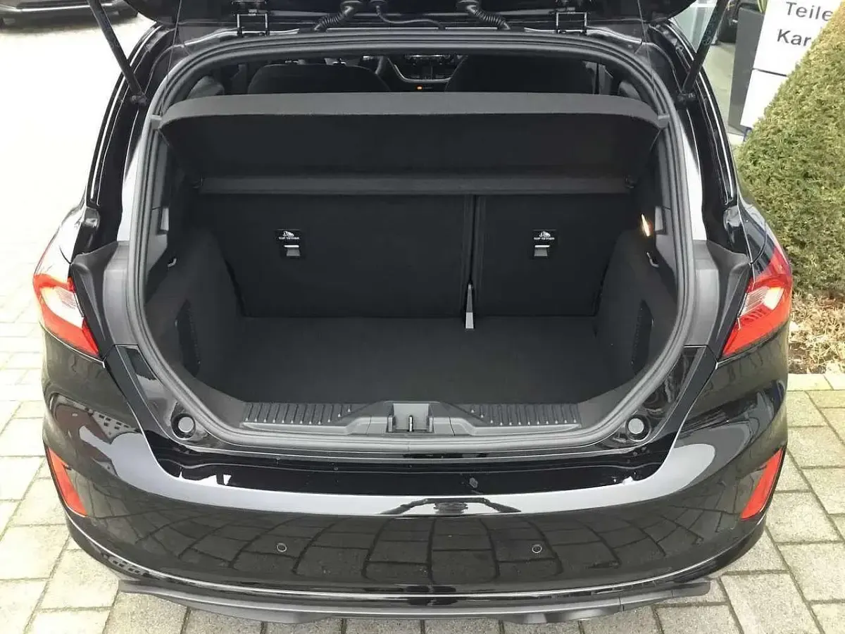 Gebraucht Ford Fiesta ST-Line 125 PS (91 kW) 2022 Agate black metallic Kleinwagen