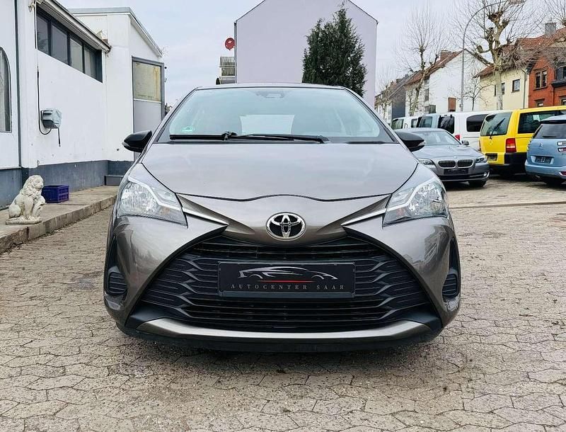Gebraucht Toyota Yaris 111 PS (81 kW) 2017 Grau Kleinwagen