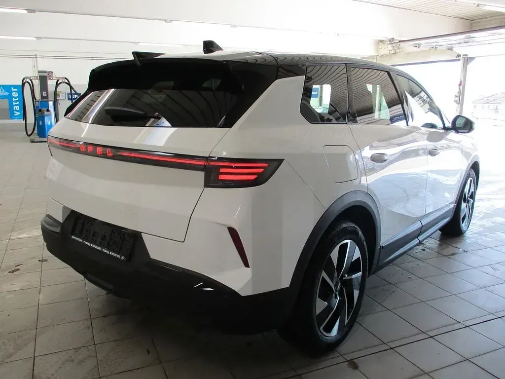 Gebraucht Opel Grandland X 145 PS (106 kW) 2025 Weiß/dach schwarz SUV