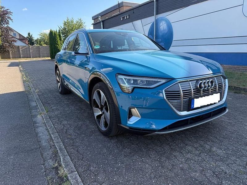 Second-hand Audi e-tron Advanced 300 kW (408 CP) 2019 Albastru SUV