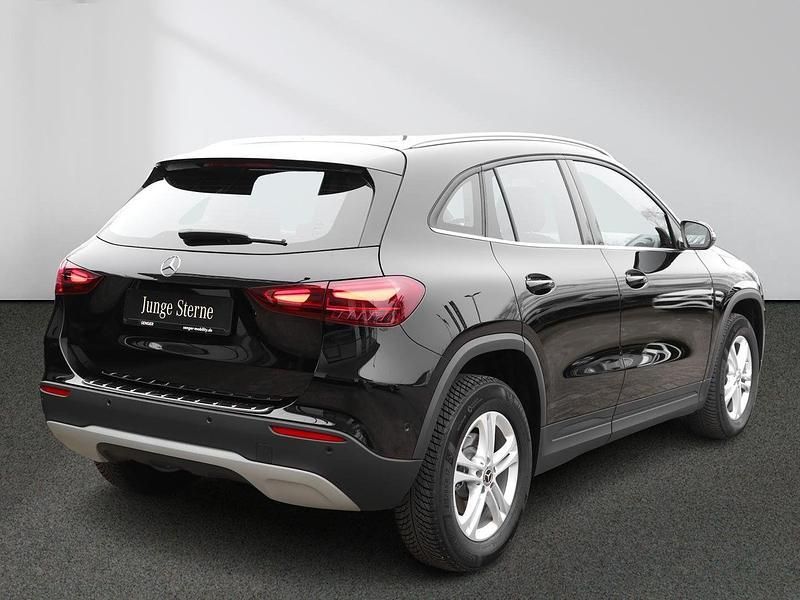 Gebraucht Mercedes GLA200 163 PS (119 kW) 2023 Schwarz SUV
