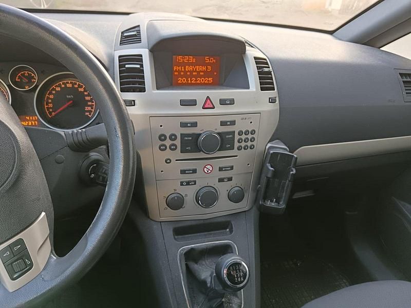 Gebraucht Opel Zafira Edition 101 PS (74 kW) 2008 Van / Kleinbus