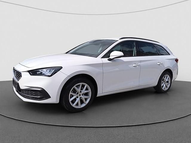 Candy weiss Gebraucht 2024 Seat Leon Style | 23.240 € (Fairer Preis) - Bild 1/4