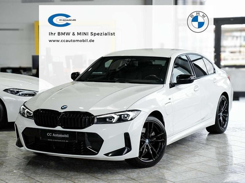 Gebraucht BMW 330e M Sport 292 PS (214 kW) 2023 Alpinweiss iii Limousine