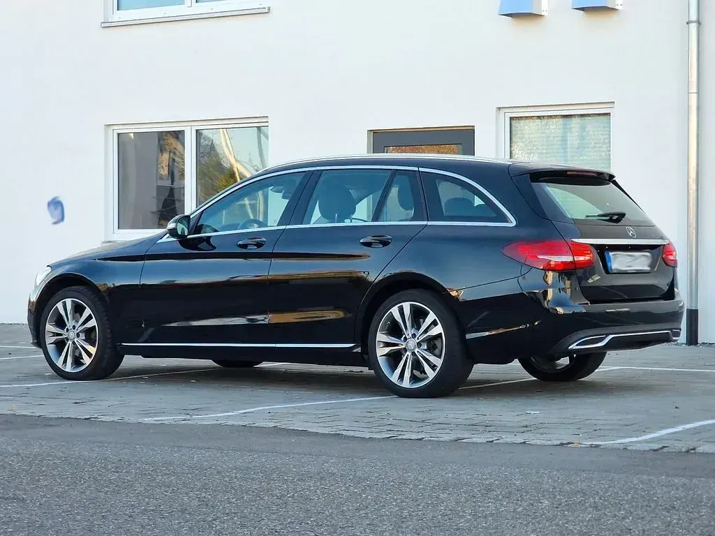 Gebraucht Mercedes C220 170 PS (125 kW) 2015 Schwarz Limousine