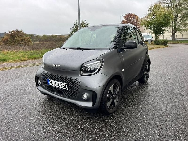 Schwarz Gebraucht 2021 Smart ForTwo Coupé Coupé | 9.999 € (Guter Preis) - Bild 1/4