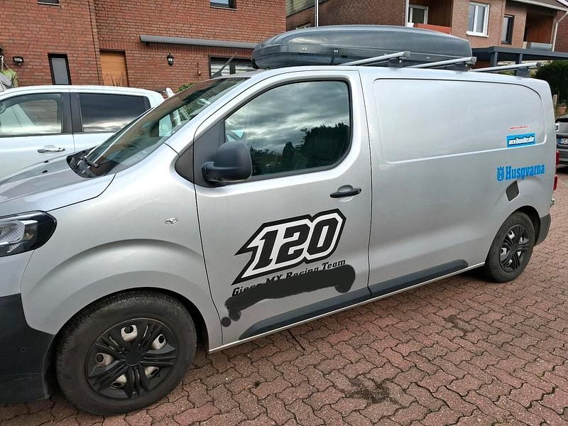 Gebraucht Peugeot Expert 150 PS (110 kW) 2019 Silber Van