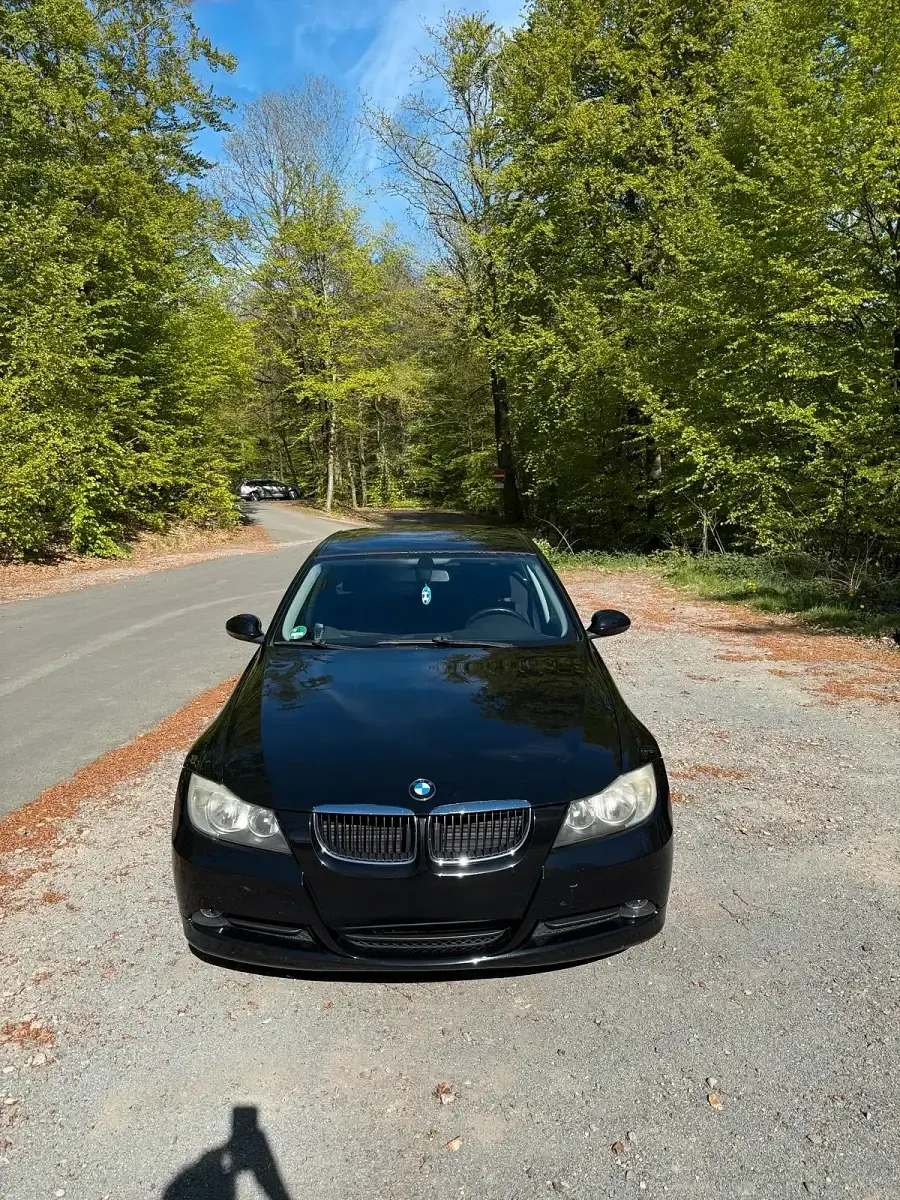 Second-hand BMW 320 170 CP (125 kW) 2008 Negru Berlinǎ