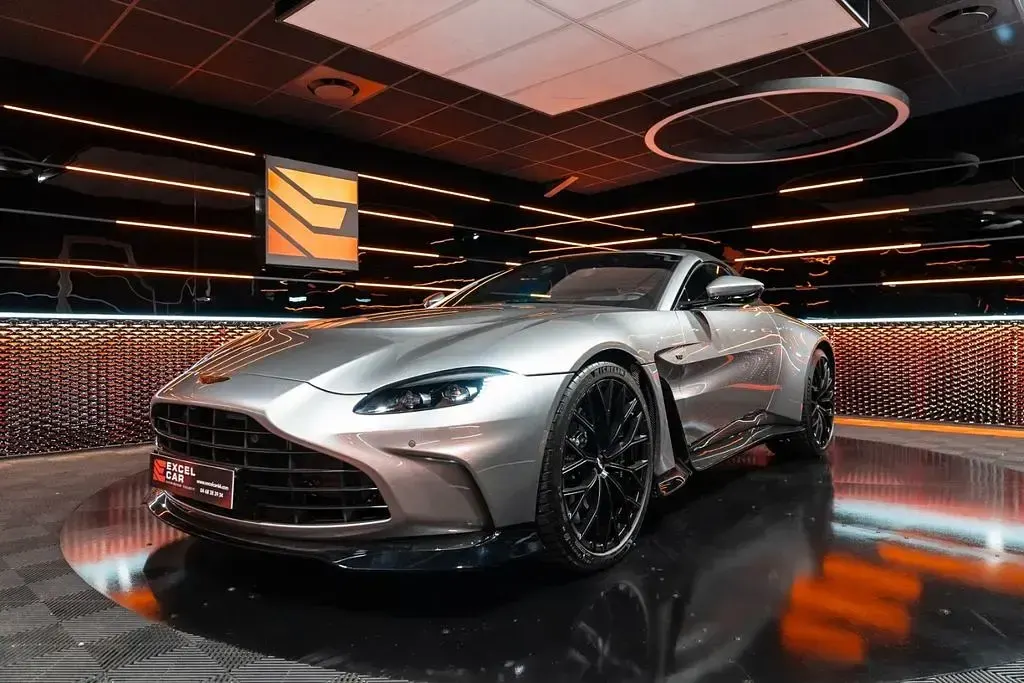 Gebraucht Aston Martin V12 Vantage 700 PS (514 kW) 2023 Silber Cabrio