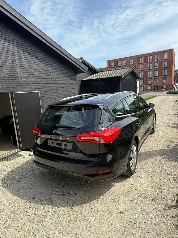 Gebraucht Ford Focus Titanium 120 PS (88 kW) 2020 Schwarz Limousine