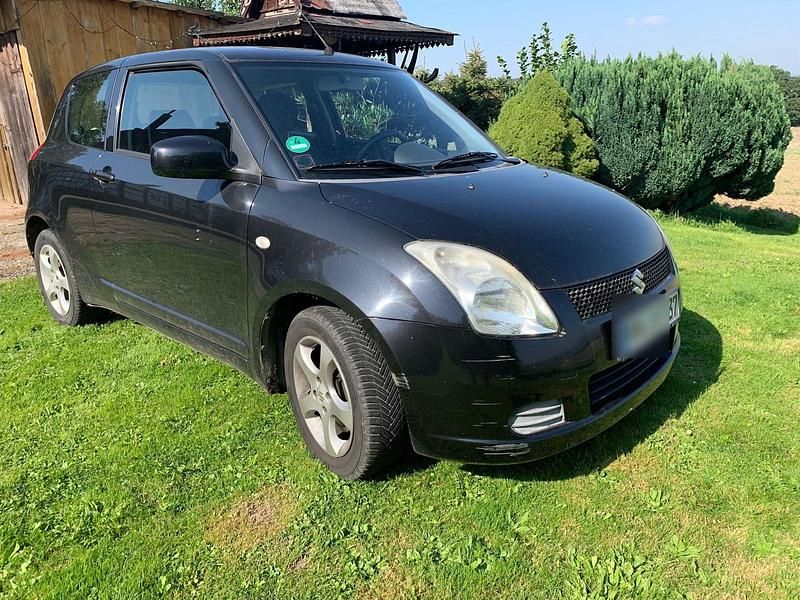 Schwarz Gebraucht 2005 Suzuki Swift Kleinwagen | 1.500 € - Bild 1/4
