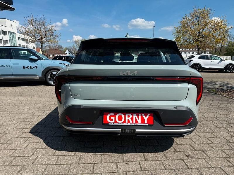Neu Kia K4 150 PS (110 kW) 2026 Grau Limousine