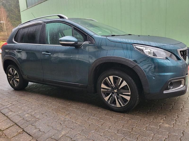 Gebraucht Peugeot 2008 110 PS (80 kW) 2018 Grün SUV