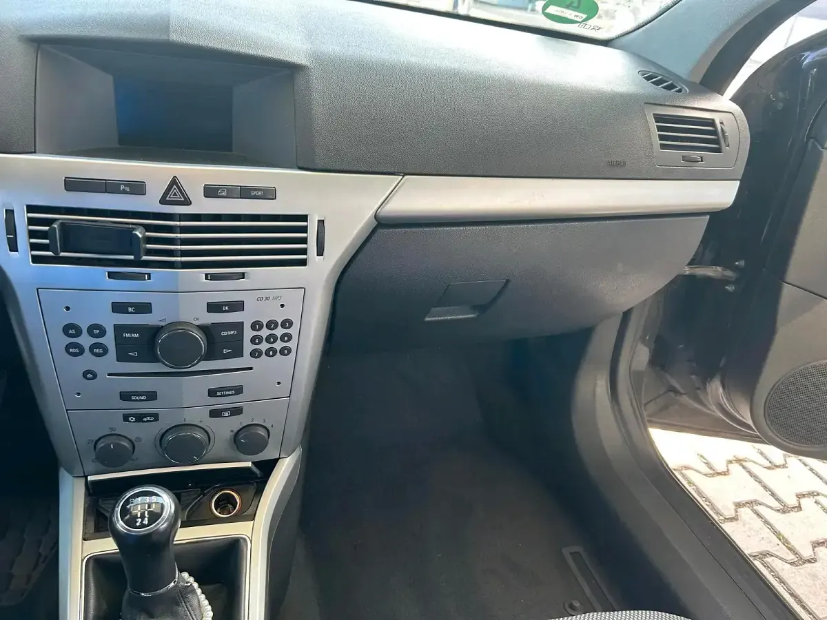 Gebraucht Opel Astra 140 PS (102 kW) 2009 Schwarz Coupé