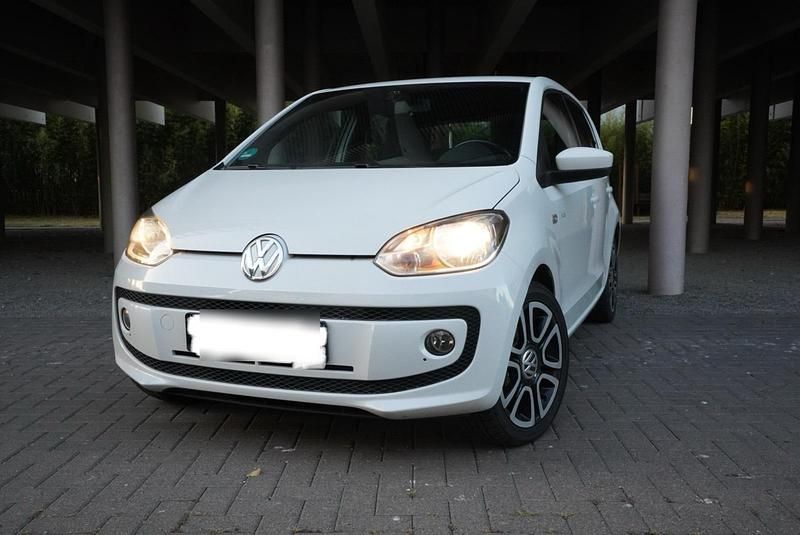 Weiß Gebraucht 2016 VW up! CLUB Kleinwagen | 5.880 € (Fairer Preis) - Bild 1/4