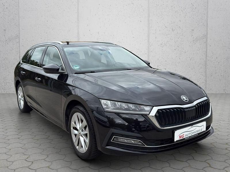 Schwarz Gebraucht 2021 Skoda Octavia First Edition Kombi | 19.490 € (Fairer Preis) - Bild 1/4