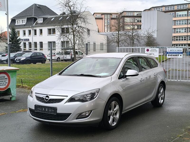 Silber Gebraucht 2011 Opel Astra Sport Kombi | 4.999 € (Fairer Preis) - Bild 1/4